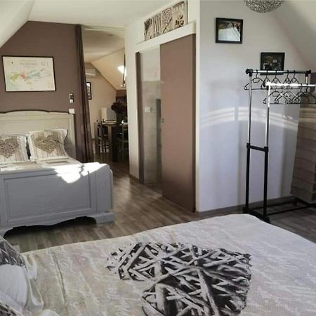 Chambre Fleurs De Lys Proche Zooparc De Beauval Et Des Chateaux De La Loire Couffy 外观 照片